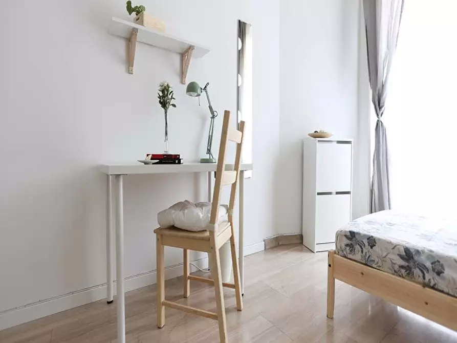 Immagine 5 di Camera in affitto  in Viale Romagna5 a Milano