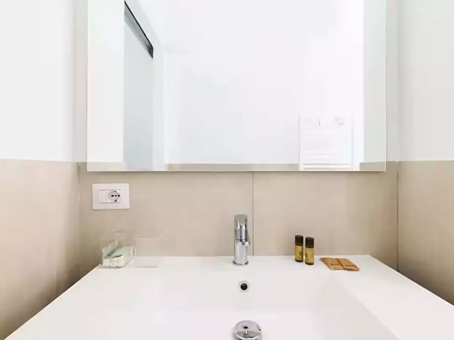 Immagine 23 di Appartamento in affitto  in Via Nino Oxilia13 a Milano