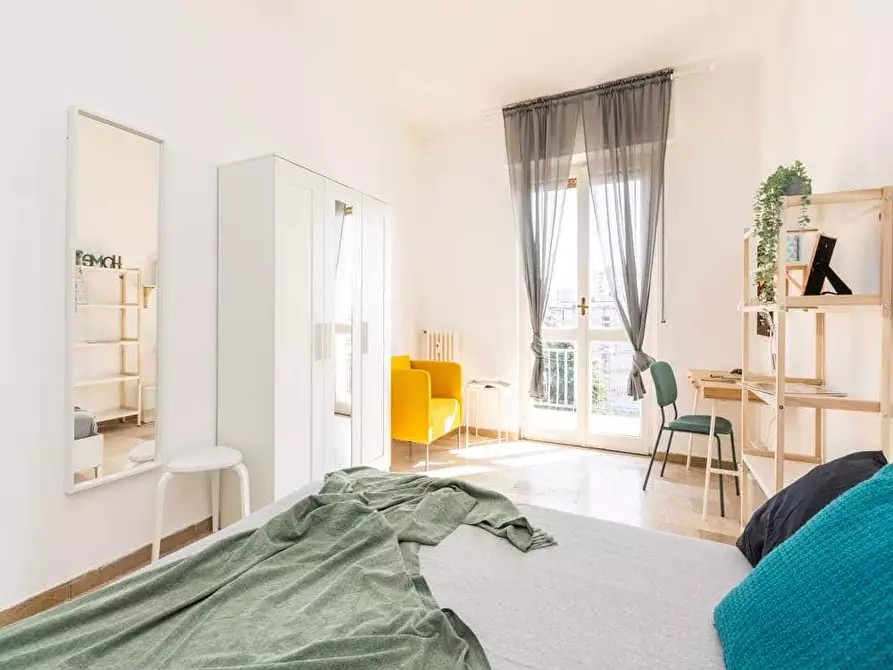 Immagine 3 di Camera in affitto  in Via Arcivescovo Romilli4 a Milano