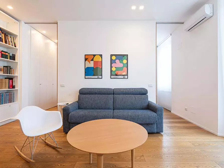 Immagine 46 di Appartamento in affitto  in Via Caccialepori41 a Milano