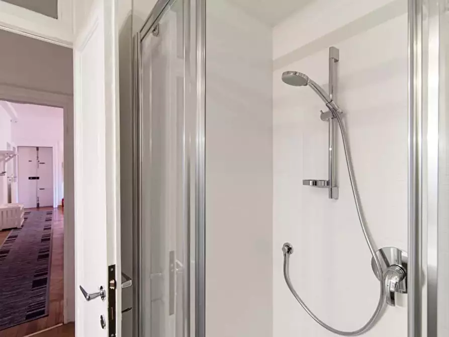 Immagine 51 di Appartamento in affitto  in Viale Varese a Como