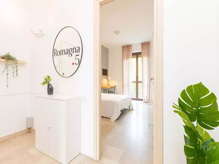 Immagine 33 di Camera in affitto  in Viale Romagna5 a Milano