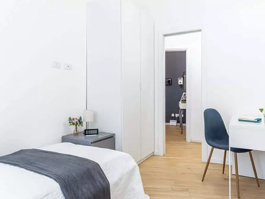 Immagine 4 di Camera in affitto  in Piazza Monte Titano1 a Milano