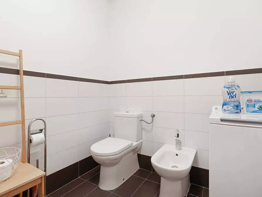 Immagine 12 di Appartamento in affitto  in Via Felice Venezian23 a Trieste