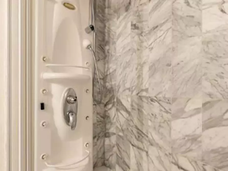 Immagine 8 di Appartamento in affitto  in Via Fiesolana a Firenze