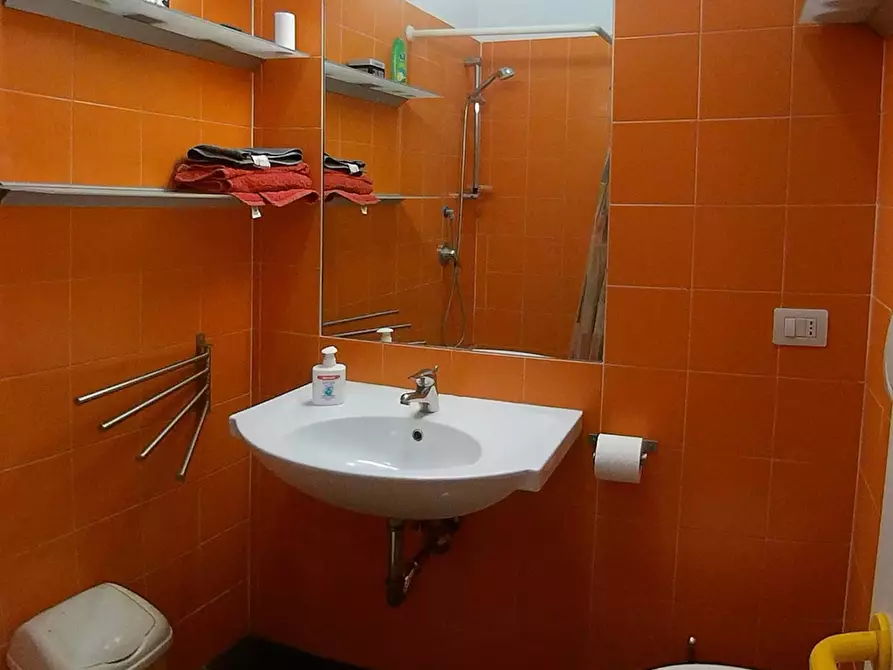 Immagine 5 di Camera in affitto  in Viale dello Scalo S. Lorenzo61 a Roma