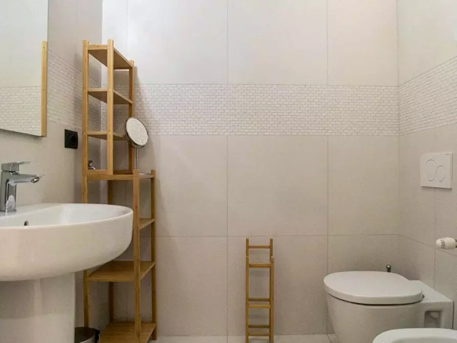 Immagine 15 di Appartamento in affitto  in Via Luigi Mercantini a Milano