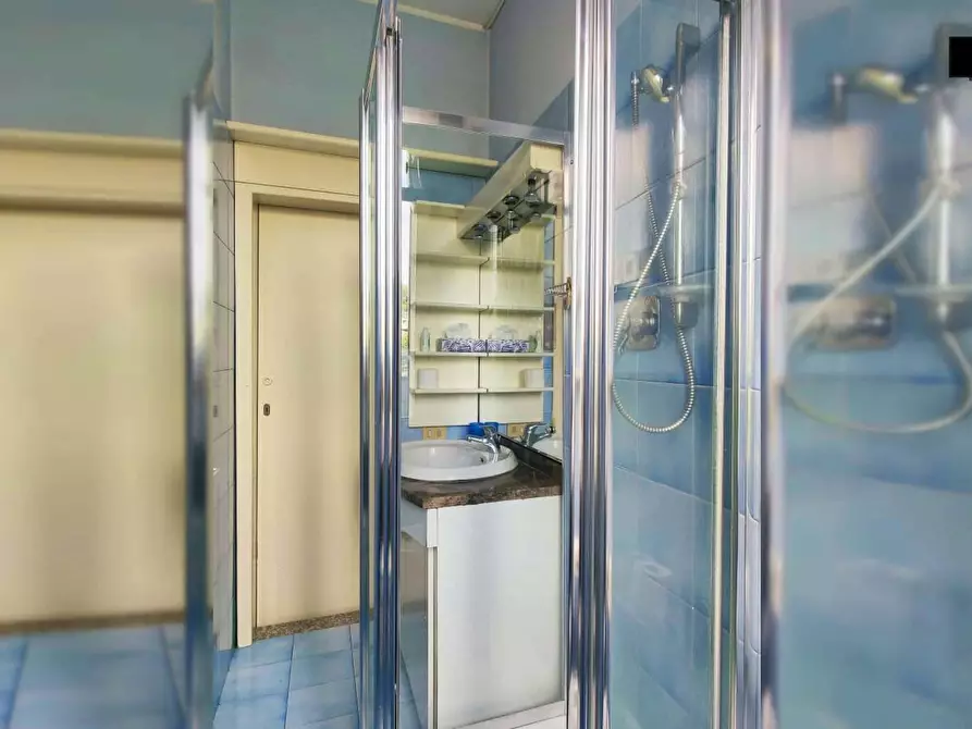 Immagine 5 di Camera in affitto  in Via Monzambano a Milano