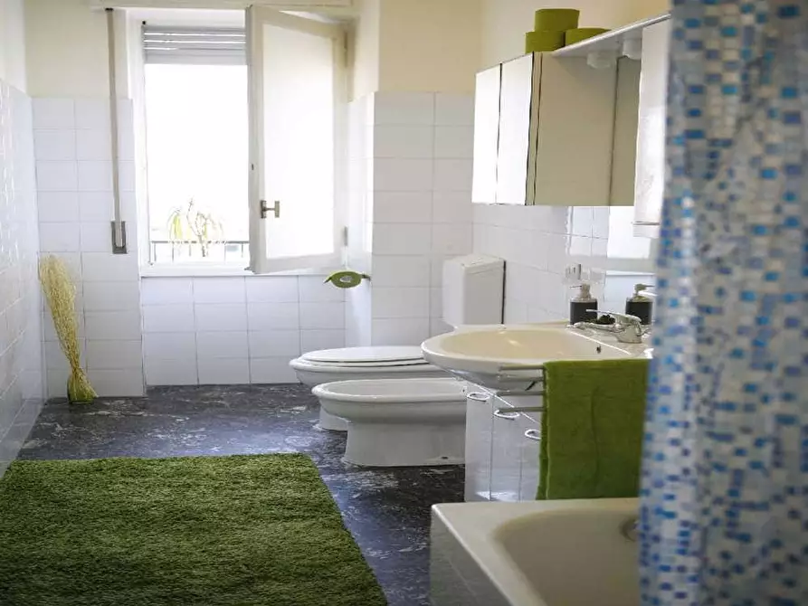 Immagine 43 di Camera in affitto  in Viale Romagna5 a Milano