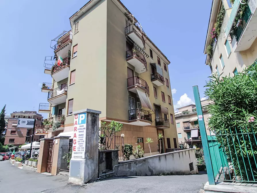 Immagine 41 di Appartamento in affitto  in Via dei Gozzadini31 a Roma