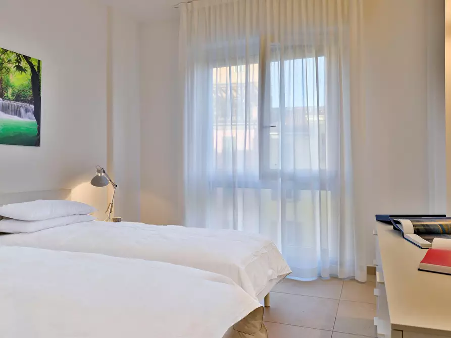 Immagine 10 di Appartamento in affitto  in Galleria del Toro3 a Bologna