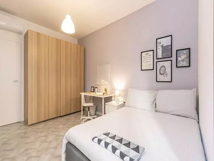 Immagine 5 di Camera in affitto  in Corso San Gottardo40 a Milano