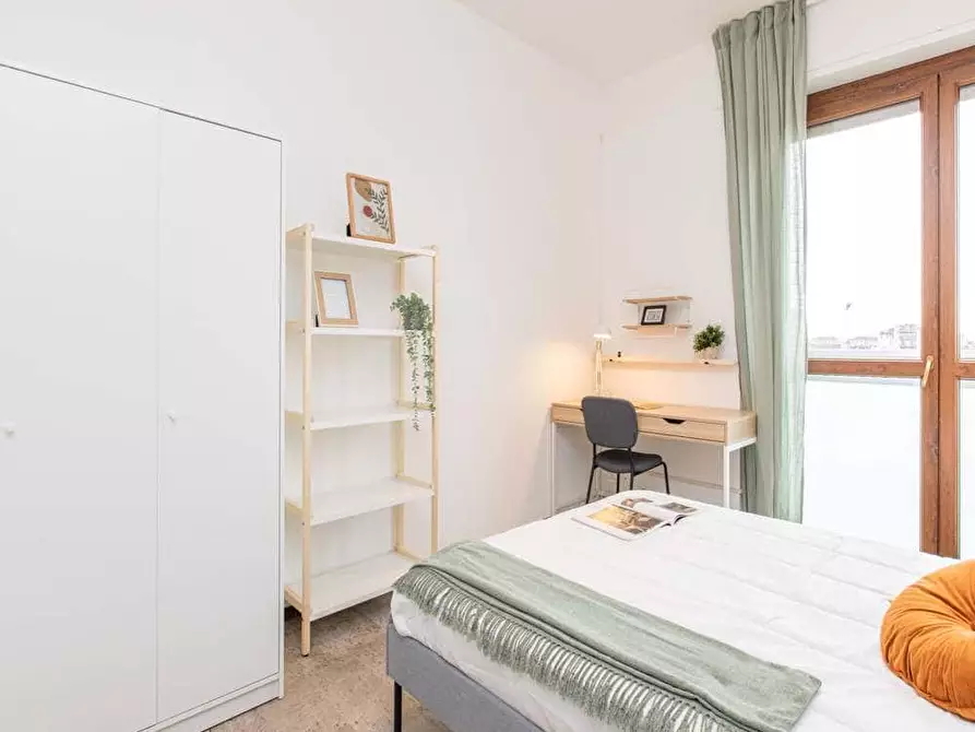 Immagine 3 di Camera in affitto  in Viale Sondrio7 a Milano