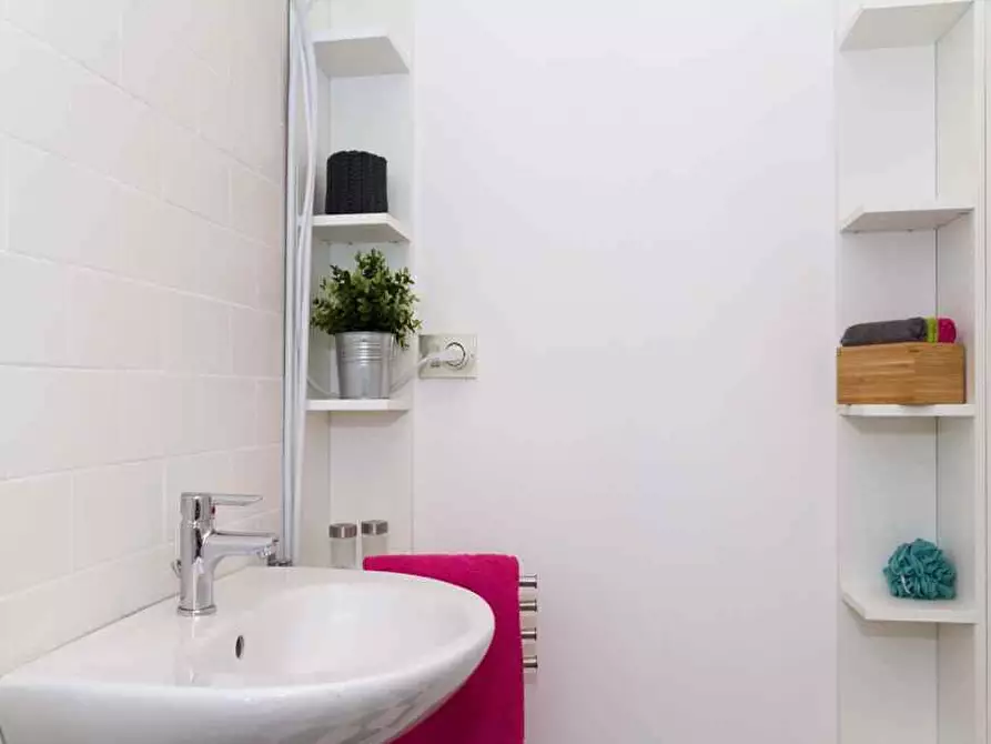 Immagine 21 di Camera in affitto  in Corso di Porta Romana132 a Milano