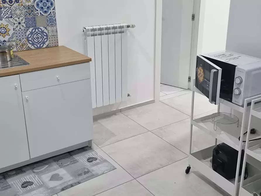 Immagine 24 di Camera in affitto  in Via dei Tribunali268 a Napoli