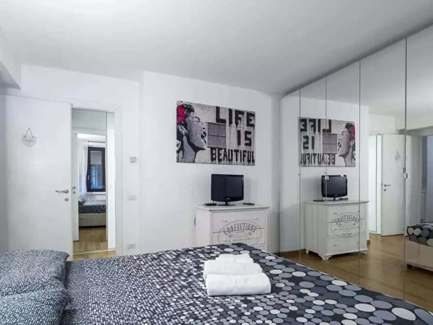 Immagine 18 di Appartamento in affitto  in Via Vigevano13 a Milano