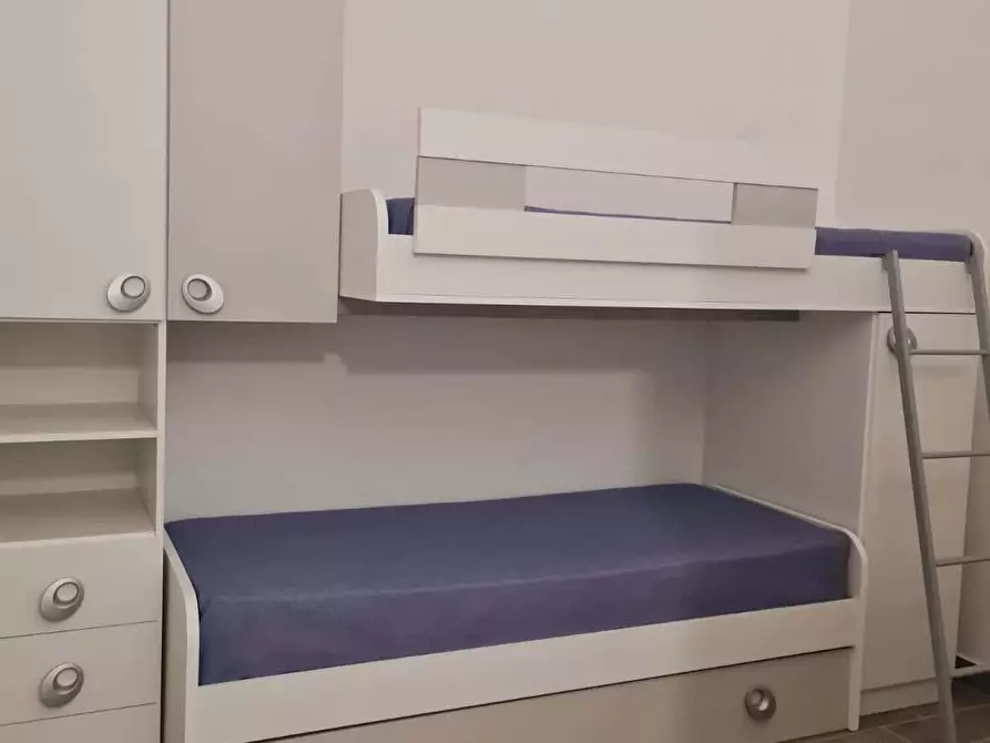 Immagine 4 di Appartamento in affitto  in Via Brisi2 a Cirò Marina