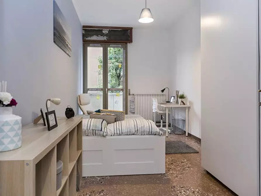 Immagine 3 di Camera in affitto  in Viale Giovanni Vicini20 a Bologna