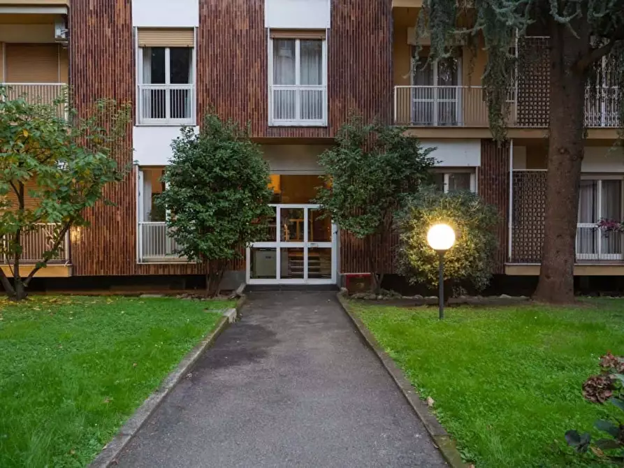 Immagine 28 di Appartamento in affitto  in Via Lattanzio16 a Milano