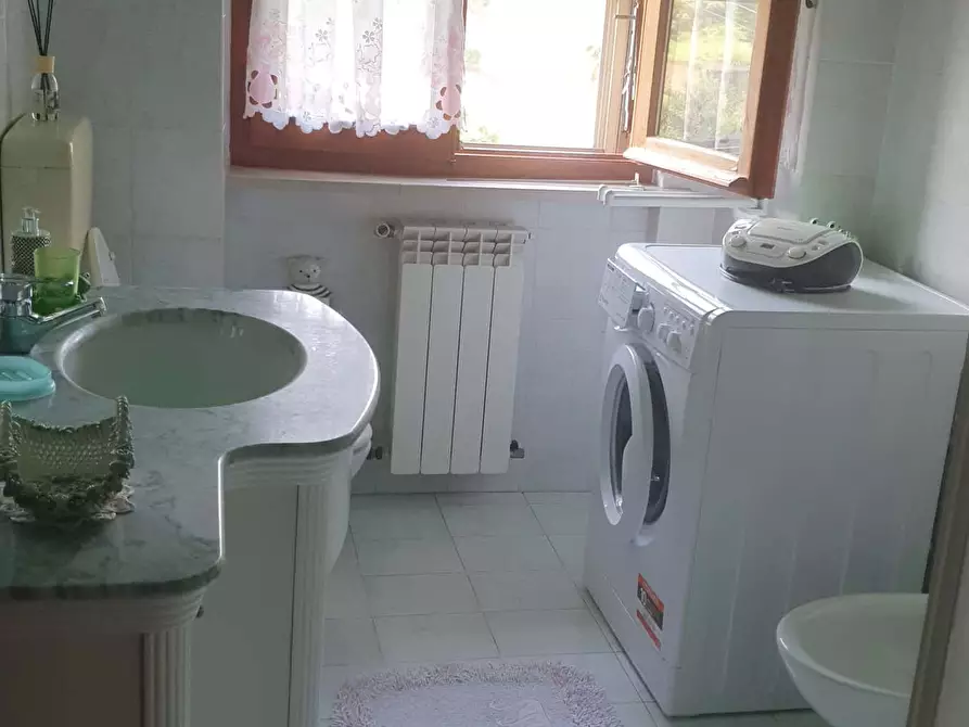 Immagine 3 di Camera in affitto  in Via Lina Pagliughi17 a Albareto