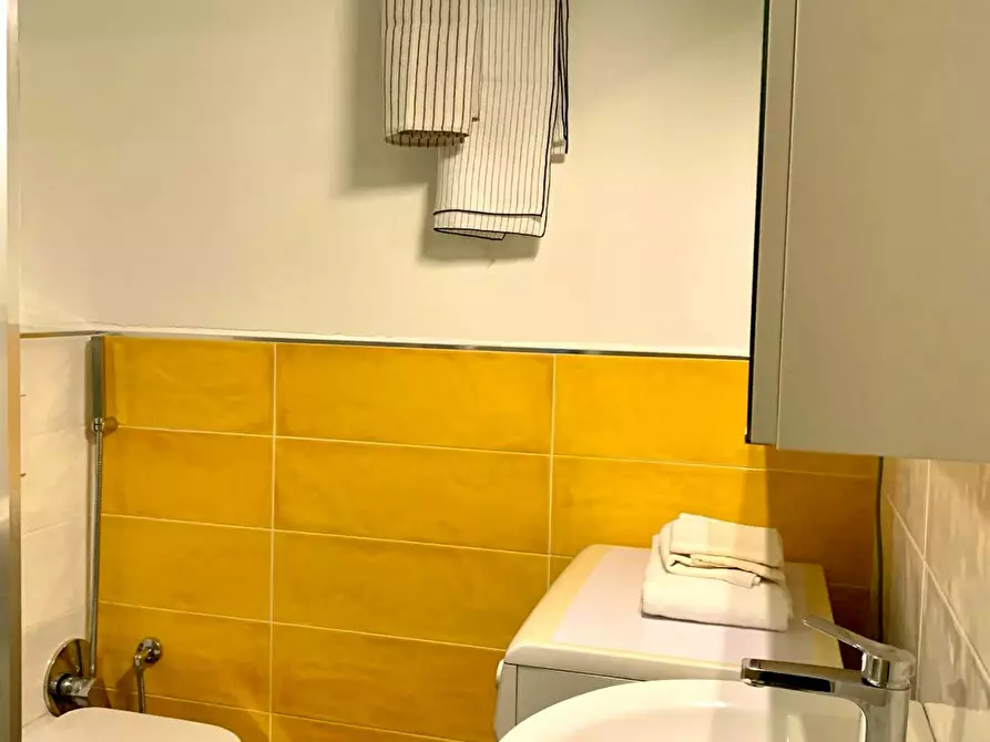 Immagine 39 di Appartamento in affitto  in Via Cervignano a Milano