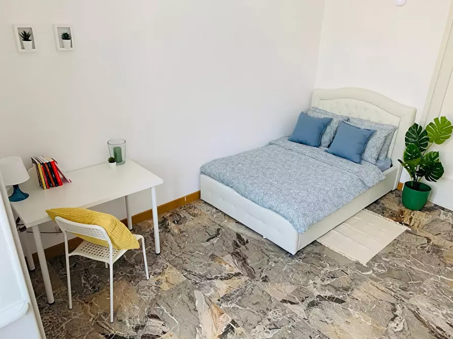 Immagine 1 di Camera in affitto  in Via Giovanni Boccaccio34 a Milano
