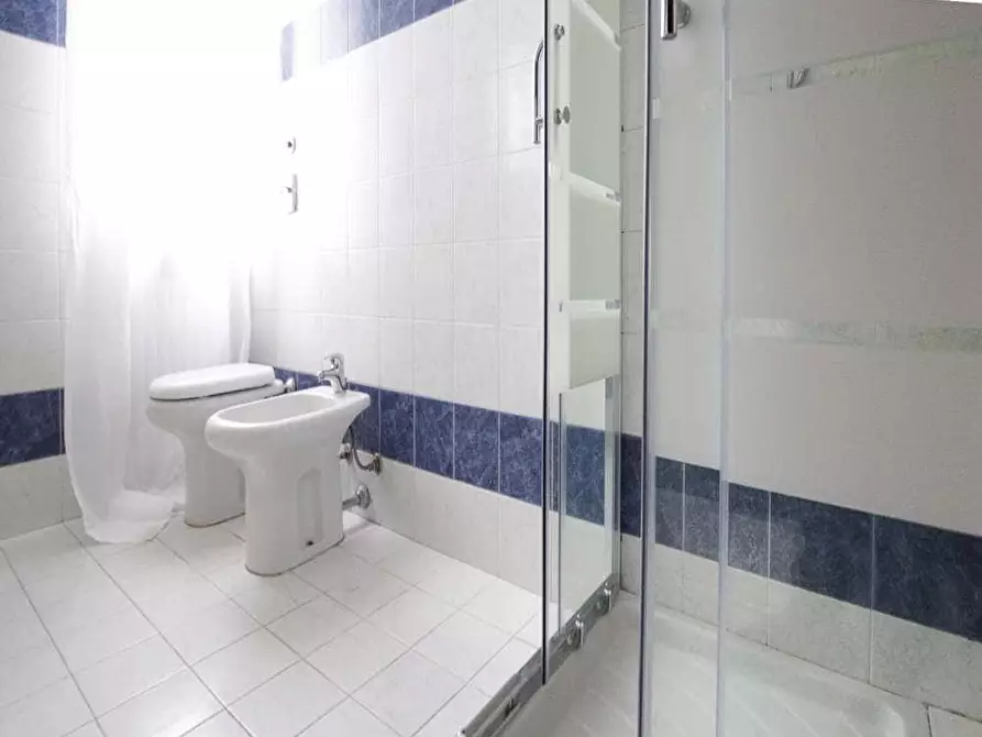 Immagine 12 di Camera in affitto  in Viale Ortles86 a Milano