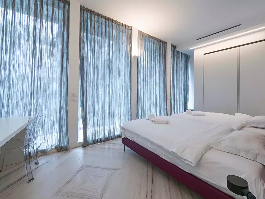 Immagine 33 di Appartamento in affitto  in Corso Europa10 a Milano