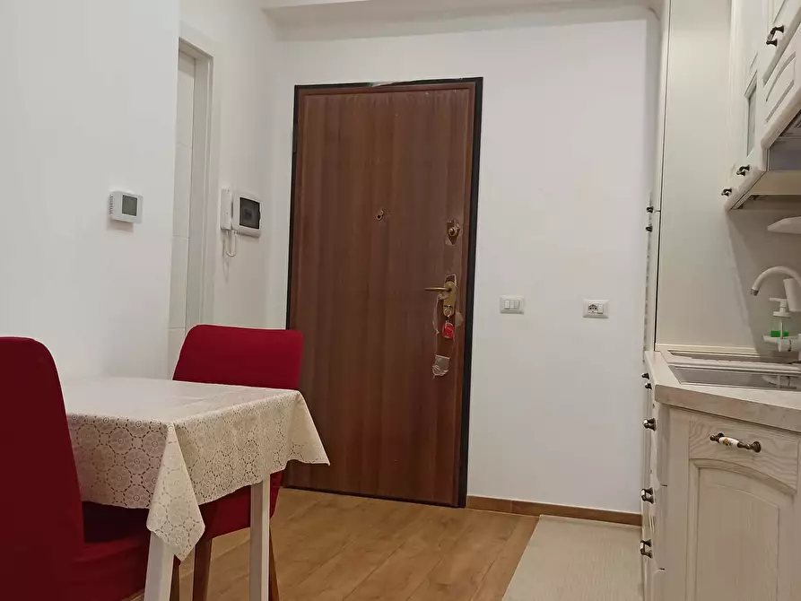 Immagine 7 di Appartamento in affitto  in Via Castell'Umberto27 a Roma