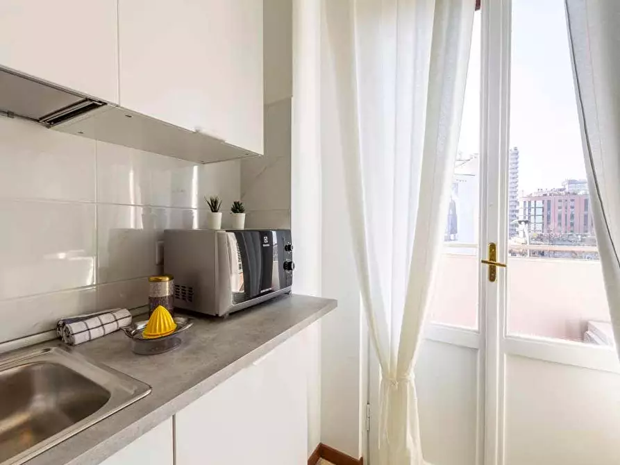 Immagine 22 di Camera in affitto  in Viale Lucania30 a Milano