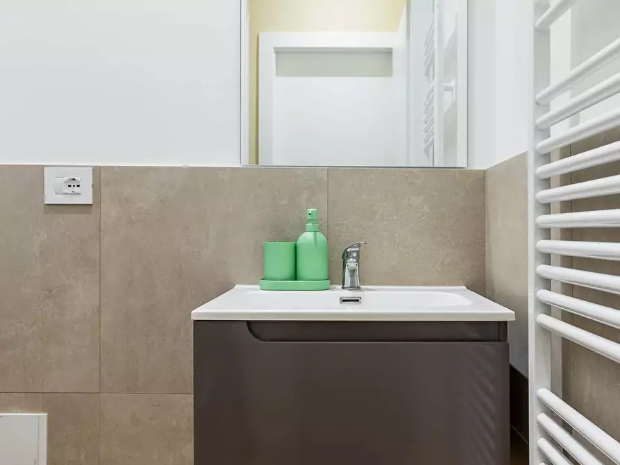 Immagine 26 di Appartamento in affitto  in Via Oreste Regnoli6 a Bologna