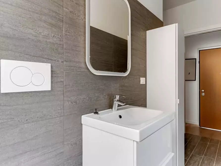 Immagine 15 di Camera in affitto  in Via Privata Minturno10 a Milano