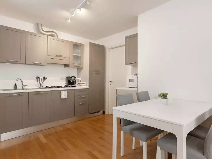 Immagine 2 di Appartamento in affitto  in Via Felice Venezian23 a Trieste