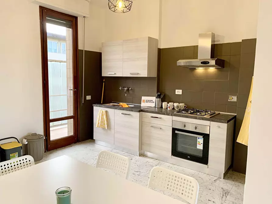 Immagine 12 di Camera in affitto  in Viale Francesco Redi45 a Firenze