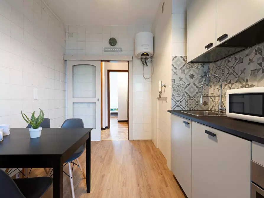 Immagine 2 di Appartamento in affitto  in Viale Beatrice d'Este30 a Milano