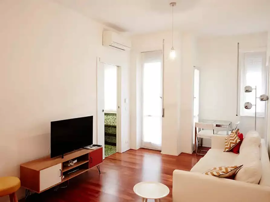 Immagine 41 di Appartamento in affitto  in Via Luigi Canonica1 a Milano