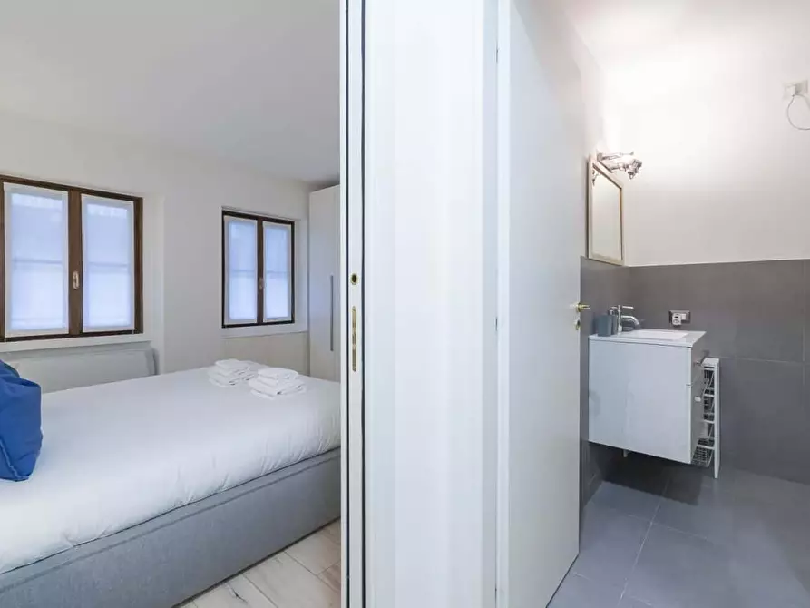 Immagine 10 di Appartamento in affitto  in Via Vigevano13 a Milano