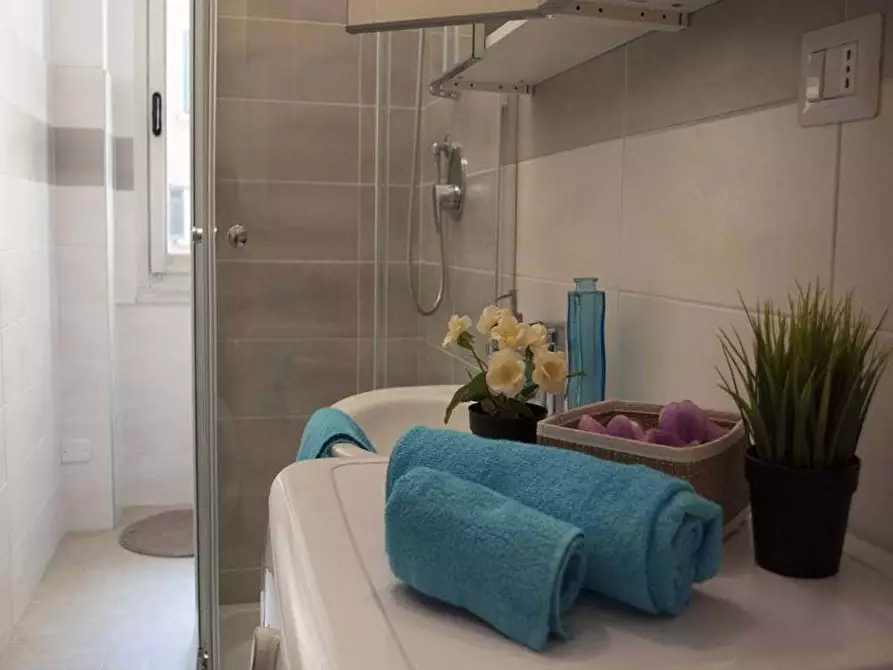 Immagine 36 di Camera in affitto  in Viale Tunisia13 a Milano