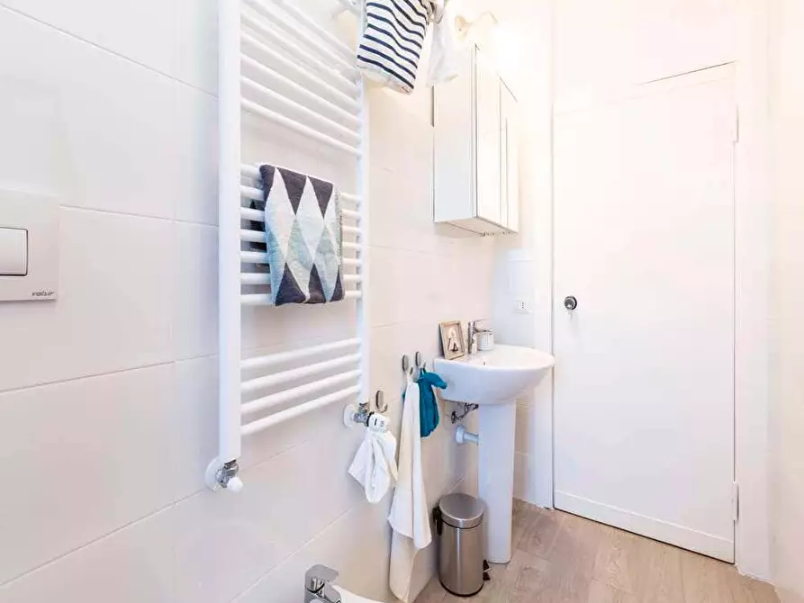 Immagine 41 di Camera in affitto  in Via Comelico3 a Milano