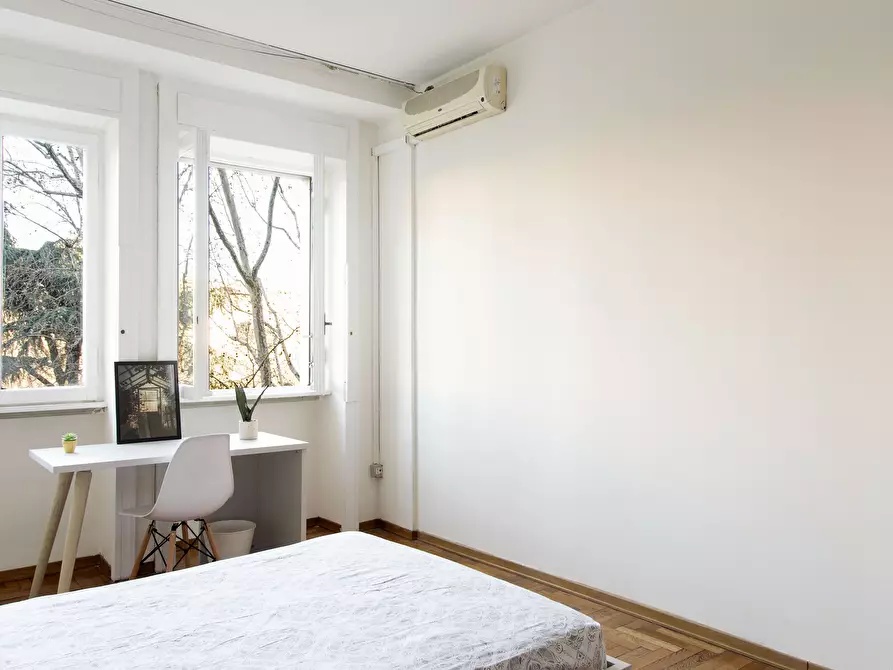 Immagine 2 di Camera in affitto  in Viale Carlo Troya2 a Milano