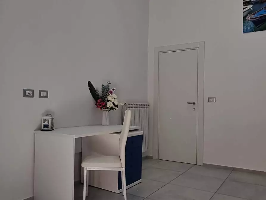 Immagine 10 di Camera in affitto  in Via dei Tribunali268 a Napoli