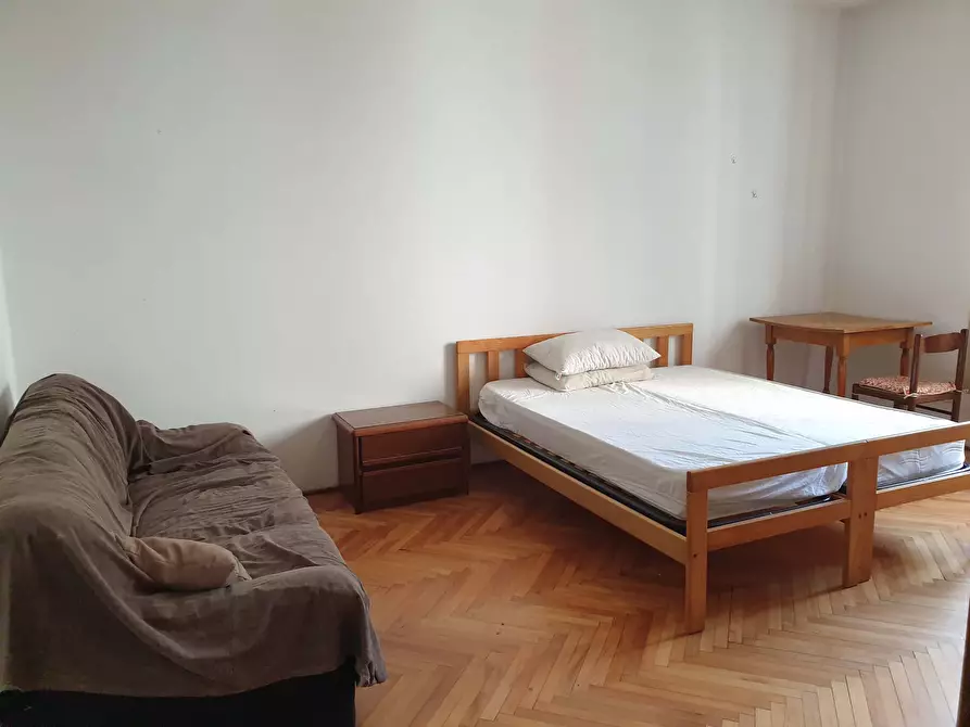 Immagine 2 di Camera in affitto  in Via Castelbarco18 a Trento