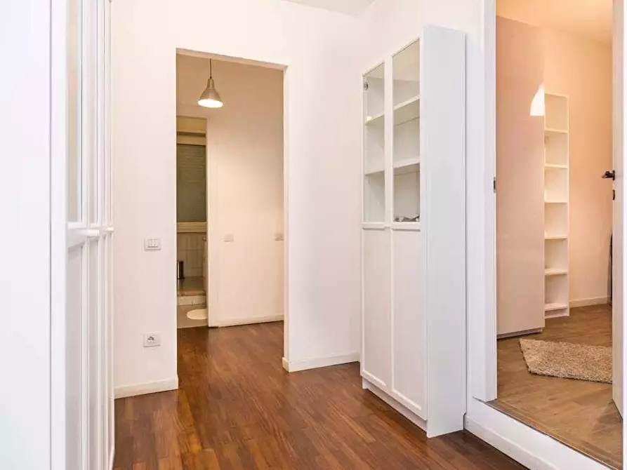 Immagine 15 di Camera in affitto  in Via Antonio Canova25 a Milano