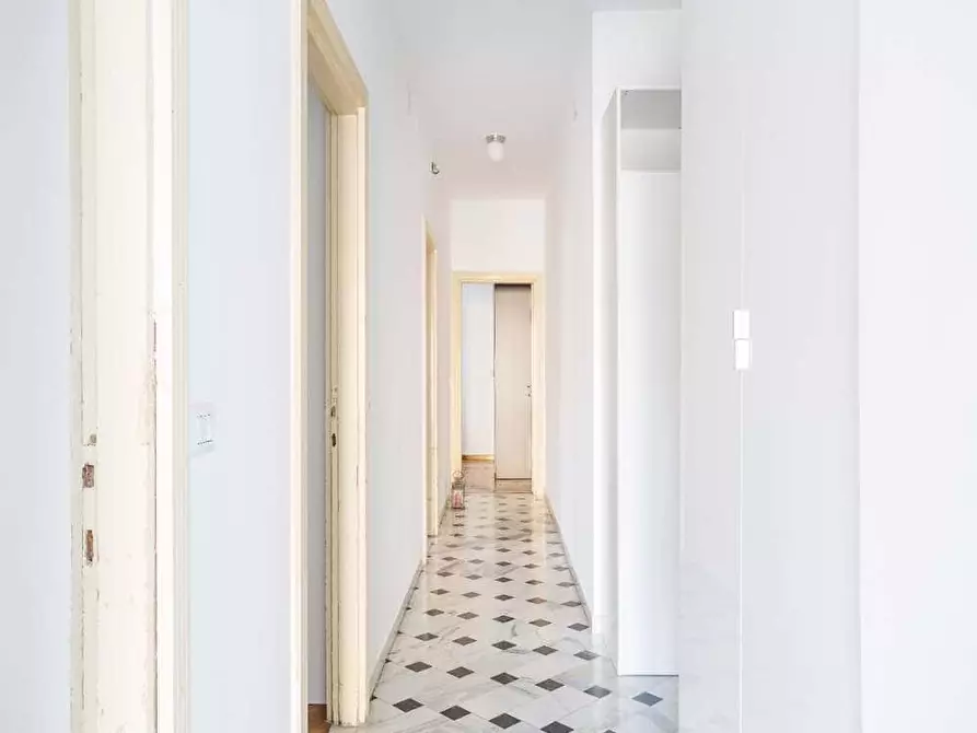 Immagine 11 di Camera in affitto  in Viale Tunisia13 a Milano