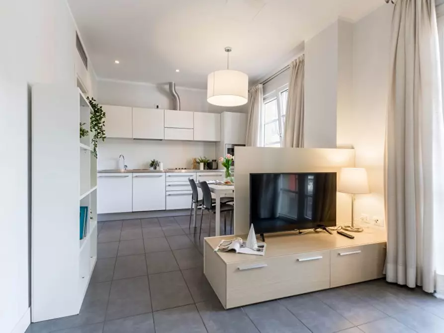 Immagine 3 di Appartamento in affitto  in Via Bernardino Biondelli7 a Milano