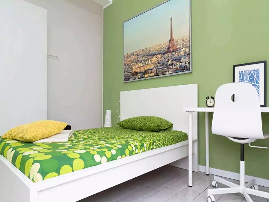 Immagine 2 di Camera in affitto  in Viale Carlo Espinasse12 a Milano