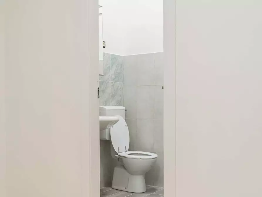 Immagine 22 di Camera in affitto  in Via Elba a Torino