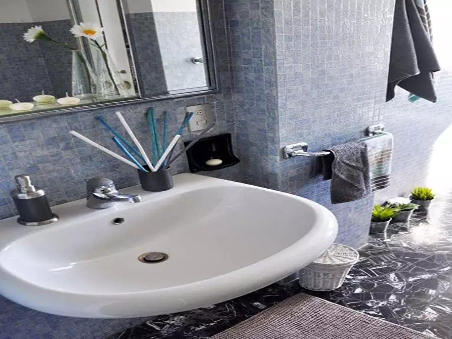 Immagine 52 di Camera in affitto  in Via Mauro Macchi44 a Milano