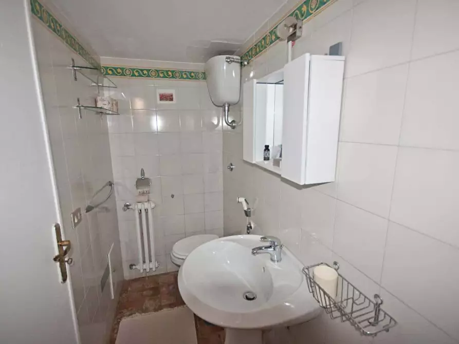 Immagine 8 di Appartamento in affitto  in Discesa Gaiola72 a Napoli