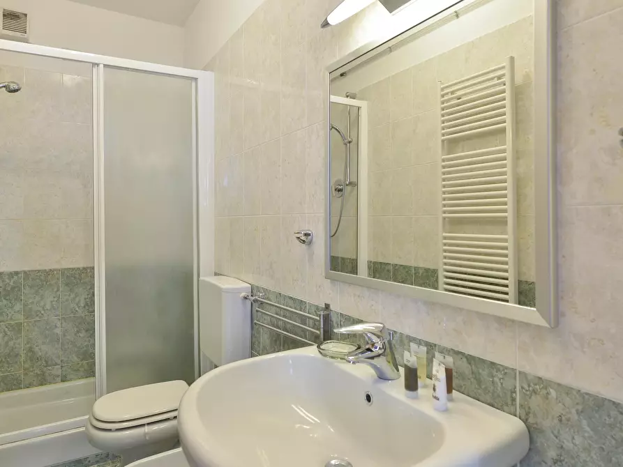 Immagine 11 di Appartamento in affitto  in Via Emilia Levante43 a Bologna